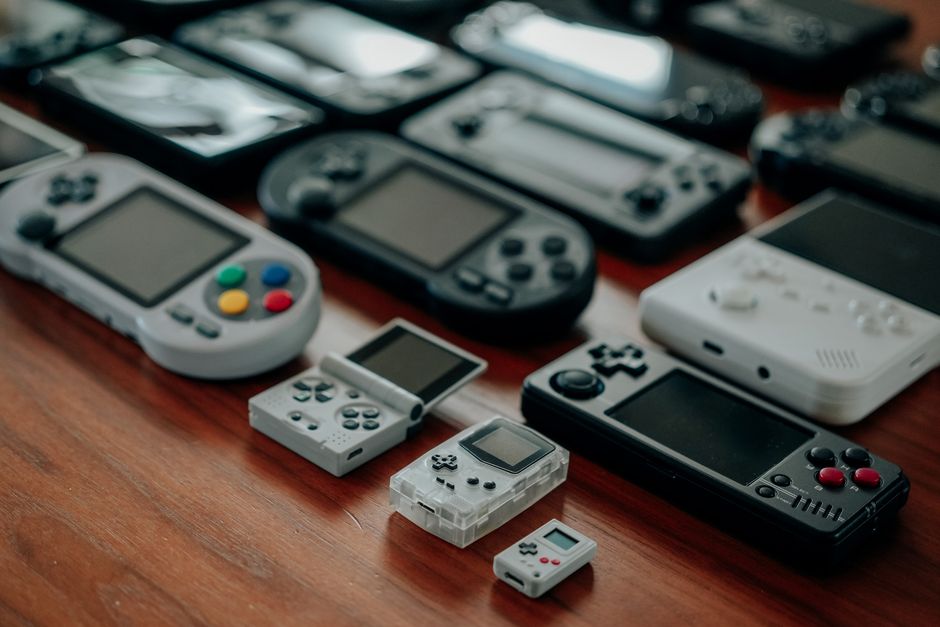 retro gaming handheld history - budget retro handhelds retro gaming handheld console by Lumerk
